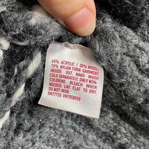 Mossimo Sweater Vest Size M Black Grey Wool Y2K Tribal Western Cozy Layer Boho - Picture 12 of 16